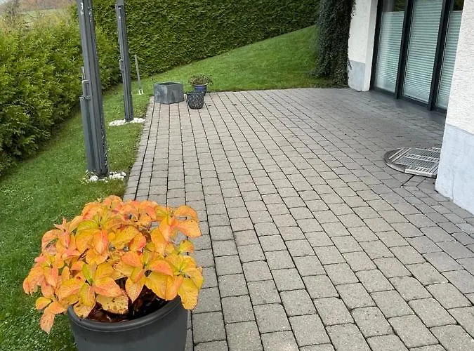 Arnsberg-mueschede / Eigener Eingang Mit Terrasse Und Fernblick *